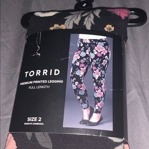 Torrid leggings brand new
